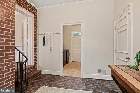 Entry Way - 735 Potomac River Rd, Mclean, VA 22102 photo 9 of 11