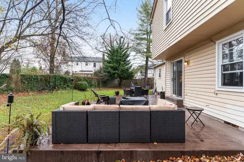 Exterior - 4302 Cub Run Rd, Chantilly, VA 20151 photo 4 of 4