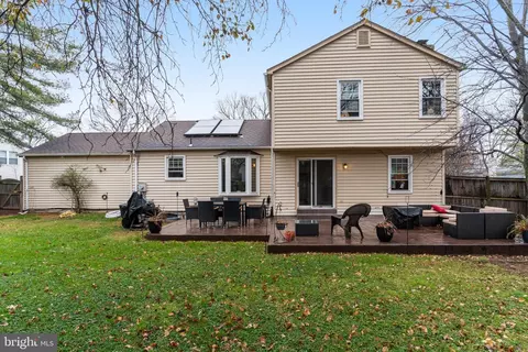 Exterior - 4302 Cub Run Rd, Chantilly, VA 20151 photo 3 of 4
