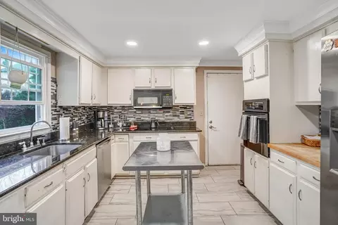 Kitchen - 4302 Cub Run Rd, Chantilly, VA 20151 photo 1 of 1