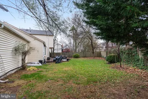 Exterior - 4302 Cub Run Rd, Chantilly, VA 20151 photo 2 of 4