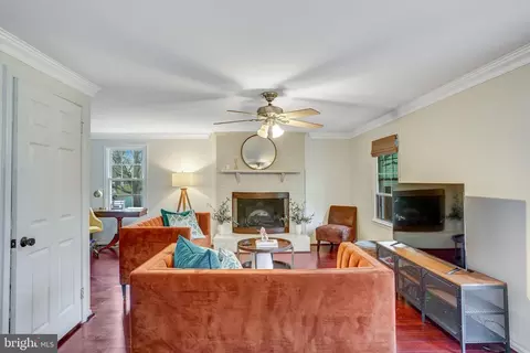 Living - 4302 Cub Run Rd, Chantilly, VA 20151 photo 1 of 2