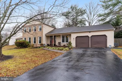 Exterior - 4302 Cub Run Rd, Chantilly, VA 20151 photo 1 of 4