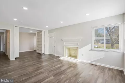 Living - 6306 Abilene St, Springfield, VA 22150 photo 3 of 3