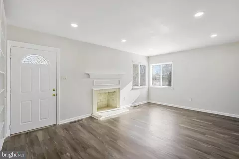 Living - 6306 Abilene St, Springfield, VA 22150 photo 1 of 3
