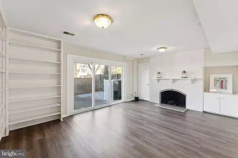 Living - 6716 Melrose Dr, Mclean, VA 22101 photo 4 of 5