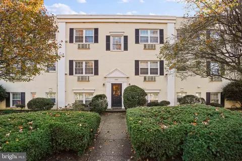 2305 Farrington Ave #01-101, Alexandria, VA 22303