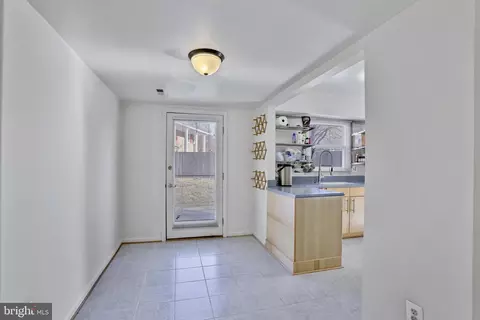 4517 Lees Corner Rd, Chantilly, VA 20151 photo 11