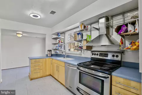 4517 Lees Corner Rd, Chantilly, VA 20151 photo 9