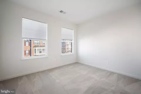 6365 Regal Oak Dr, Springfield, VA 22152 photo 16