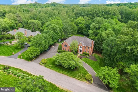 2091 Hunters Crest Way, Vienna, VA 22181