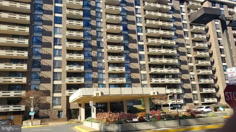 1808 Old Meadow Rd #716, Mclean, VA 22102
