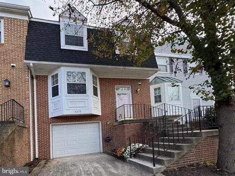 4278 Sleepy Lake Dr, Fairfax, VA 22033