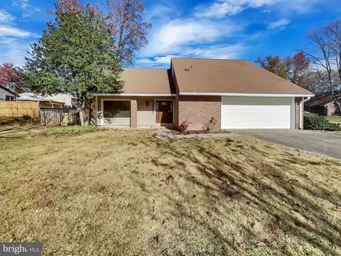 7003 Brookington Ct, Alexandria, VA 22306