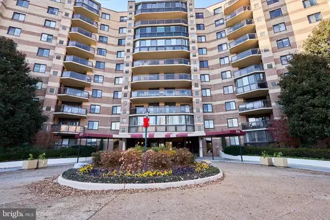 8370 Greensboro Dr #414, Mclean, VA 22102