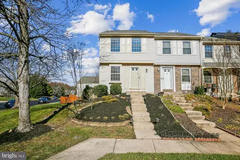 8556 Golden Ridge Ct, Lorton, VA 22079