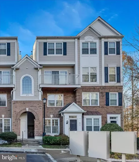 6015 Terrapin Pl #303, Alexandria, VA 22310