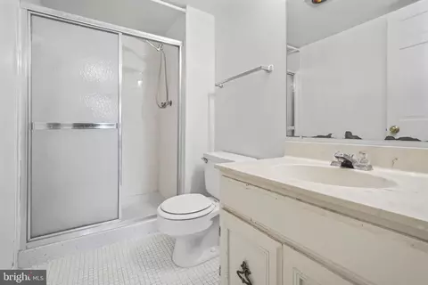 Bath - 7721 Tremayne Pl #309, Mclean, VA 22102 photo 3 of 3