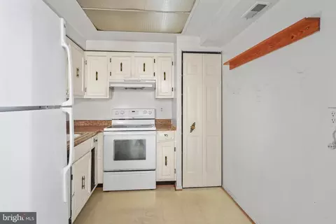 Kitchen - 7721 Tremayne Pl #309, Mclean, VA 22102 photo 1 of 3