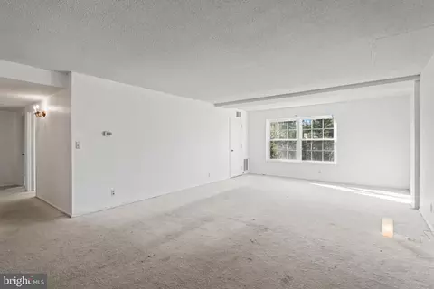 Living - 7721 Tremayne Pl #309, Mclean, VA 22102 photo 4 of 4