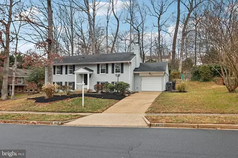 8826 Stark Rd, Annandale, VA 22003