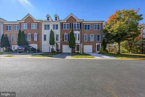 2463 Terra Cotta Cir, Herndon, VA 20171