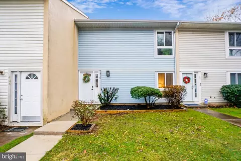 410 Reneau Way, Herndon, VA 20170