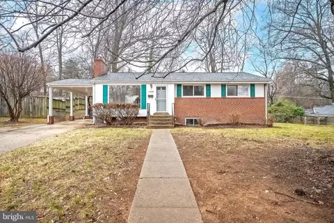 6909 Fern Ln, Annandale, VA 22003