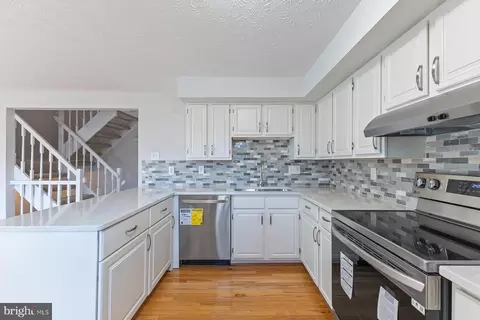 Kitchen - 8031 Orange Plank Rd, Springfield, VA 22153 photo 2 of 3