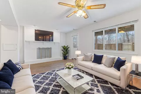 Living - 8031 Orange Plank Rd, Springfield, VA 22153 photo 4 of 5
