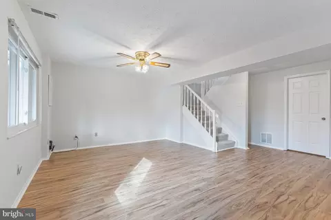 Living - 8031 Orange Plank Rd, Springfield, VA 22153 photo 3 of 5