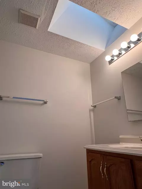 Bath - 8031 Orange Plank Rd, Springfield, VA 22153 photo 3 of 4