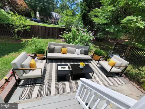 Exterior - 8561 Mazzello Pl, Springfield, VA 22153 photo 2 of 3