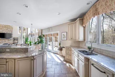 Kitchen - 12106 Walnut Branch Rd, Reston, VA 20194 photo 3 of 6