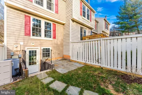 1610 Fieldthorn Dr, Reston, VA 20194 photo 44