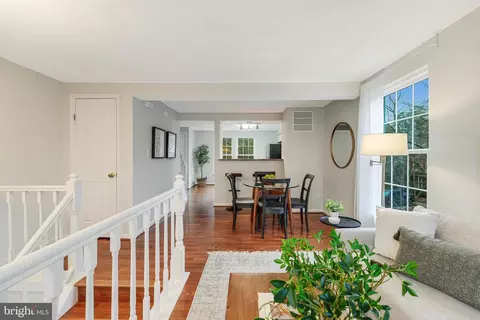 1610 Fieldthorn Dr, Reston, VA 20194 photo 11