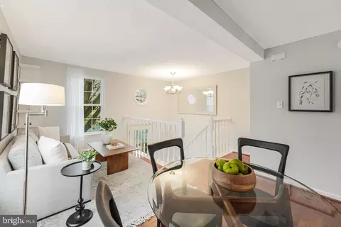 1610 Fieldthorn Dr, Reston, VA 20194 photo 9