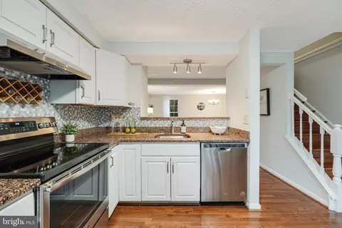 1610 Fieldthorn Dr, Reston, VA 20194 photo 17