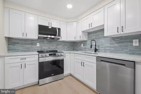 7600 Tremayne Pl #210, Mclean, VA 22102
