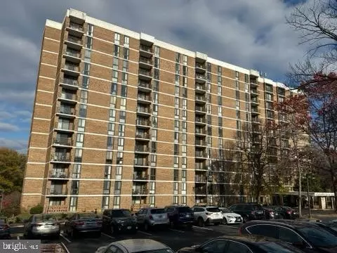 2311 Pimmit Dr #1413, Falls Church, VA 22043