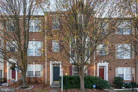 13671 Saint Johns Wood Pl, Herndon, VA 20171