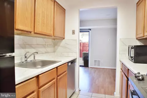 2103 Mager Dr, Herndon, VA 20170 photo 7