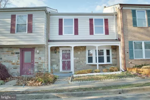 2103 Mager Dr, Herndon, VA 20170