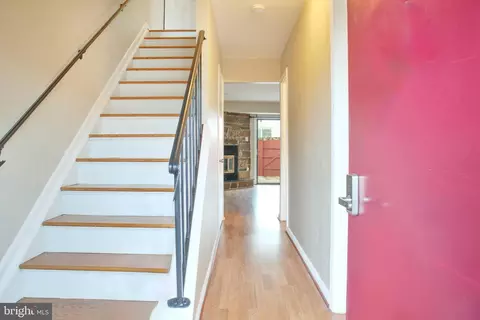 2103 Mager Dr, Herndon, VA 20170 photo 3