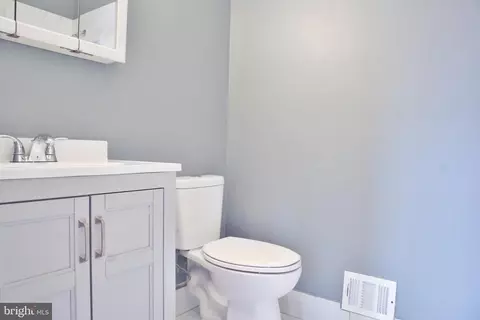 2103 Mager Dr, Herndon, VA 20170 photo 24