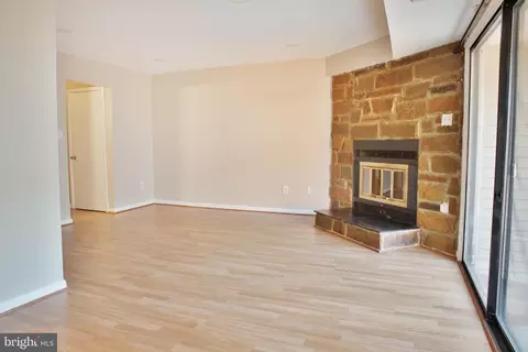 2103 Mager Dr, Herndon, VA 20170 photo 9