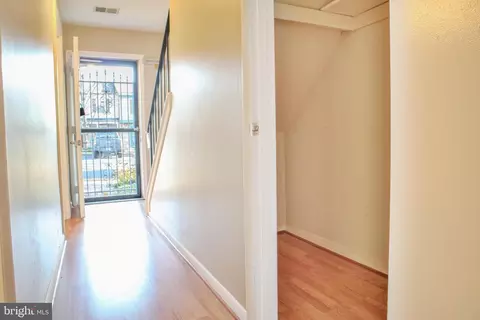 2103 Mager Dr, Herndon, VA 20170 photo 14