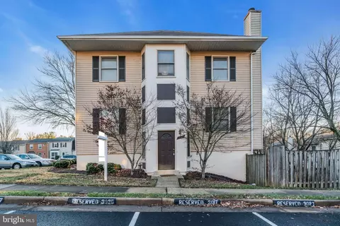 3017 Hickory Grove Ct, Fairfax, VA 22031