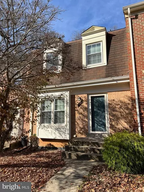 9950 Whitewater Dr, Burke, VA 22015