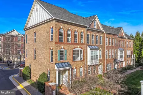 200 Meeting House Station Sq, Herndon, VA 20170